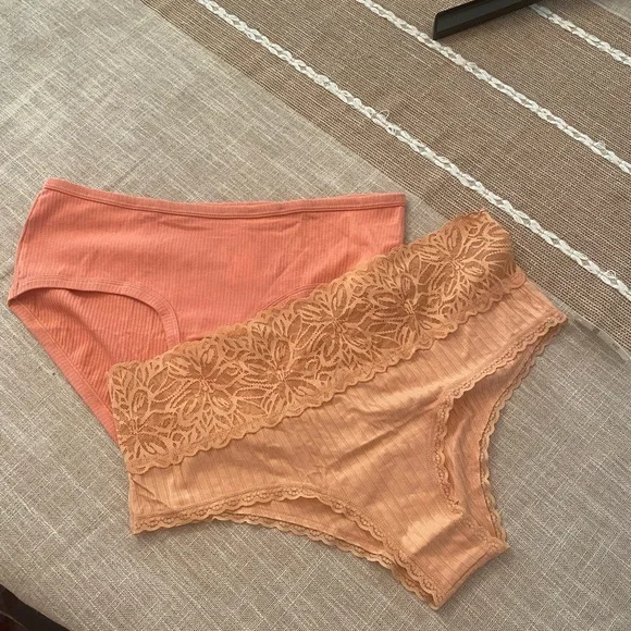 Bundle- 2 pairs of NWT Aerie panties, sz L - Picture 3 of 8